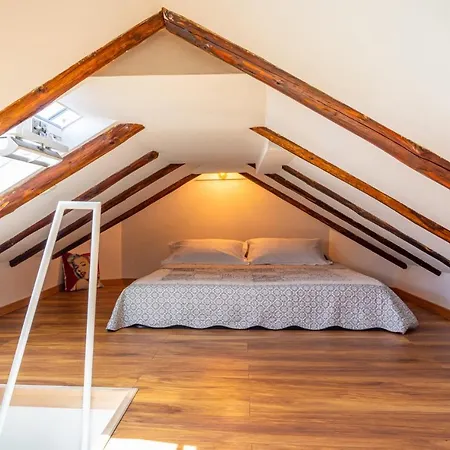 Cool Attic Marina Apartment
