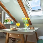아파트 Cool Attic Marina In The Heart Of