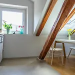 아파트 Cool Attic Marina In The Heart Of