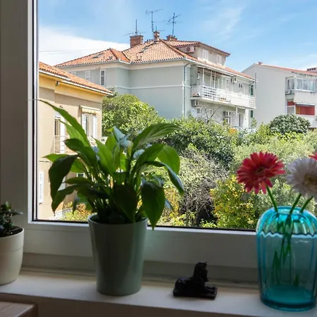 Cool Attic Marina In The Heart Of Appartement Split