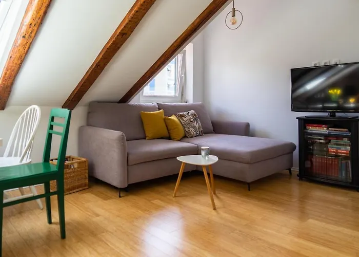 Cool Attic Marina In The Heart Of Appartement